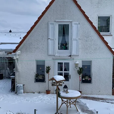 Huegel Apartman *